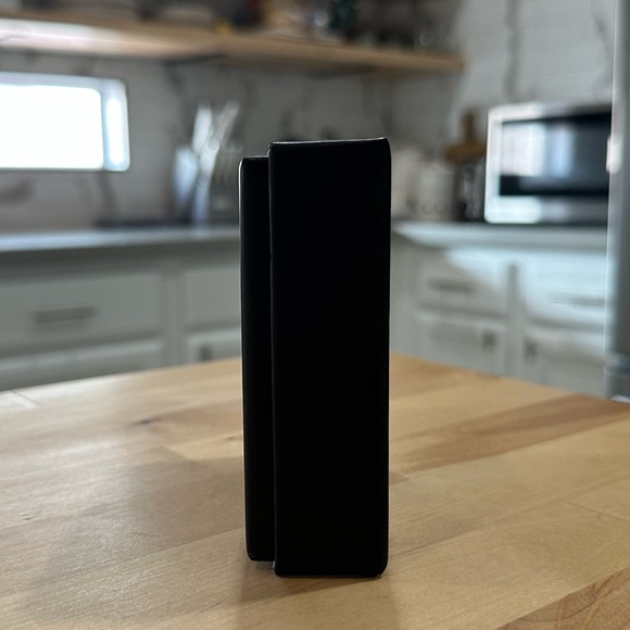 New! Disney x BaubleBar Daisy Duck Pink Crystal Bow Earrings - Picture 9 of 10